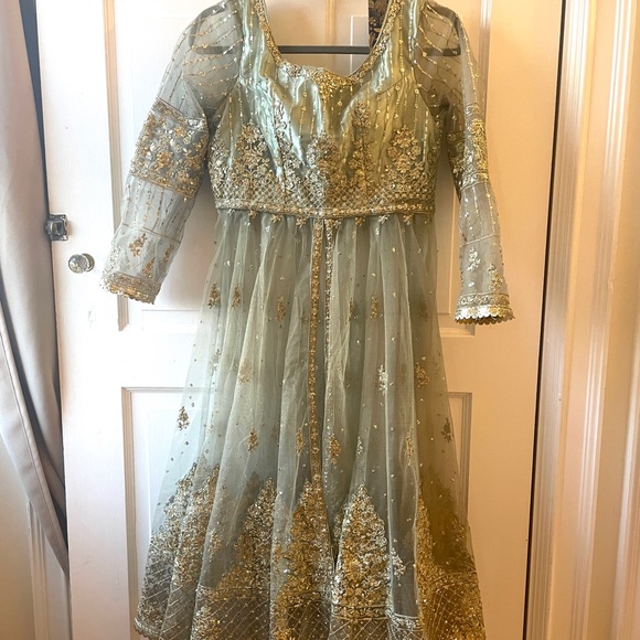 Lashkaraa “Light Mint Embroidered Anarkali Style Lehenga” size S - Picture 3 of 10